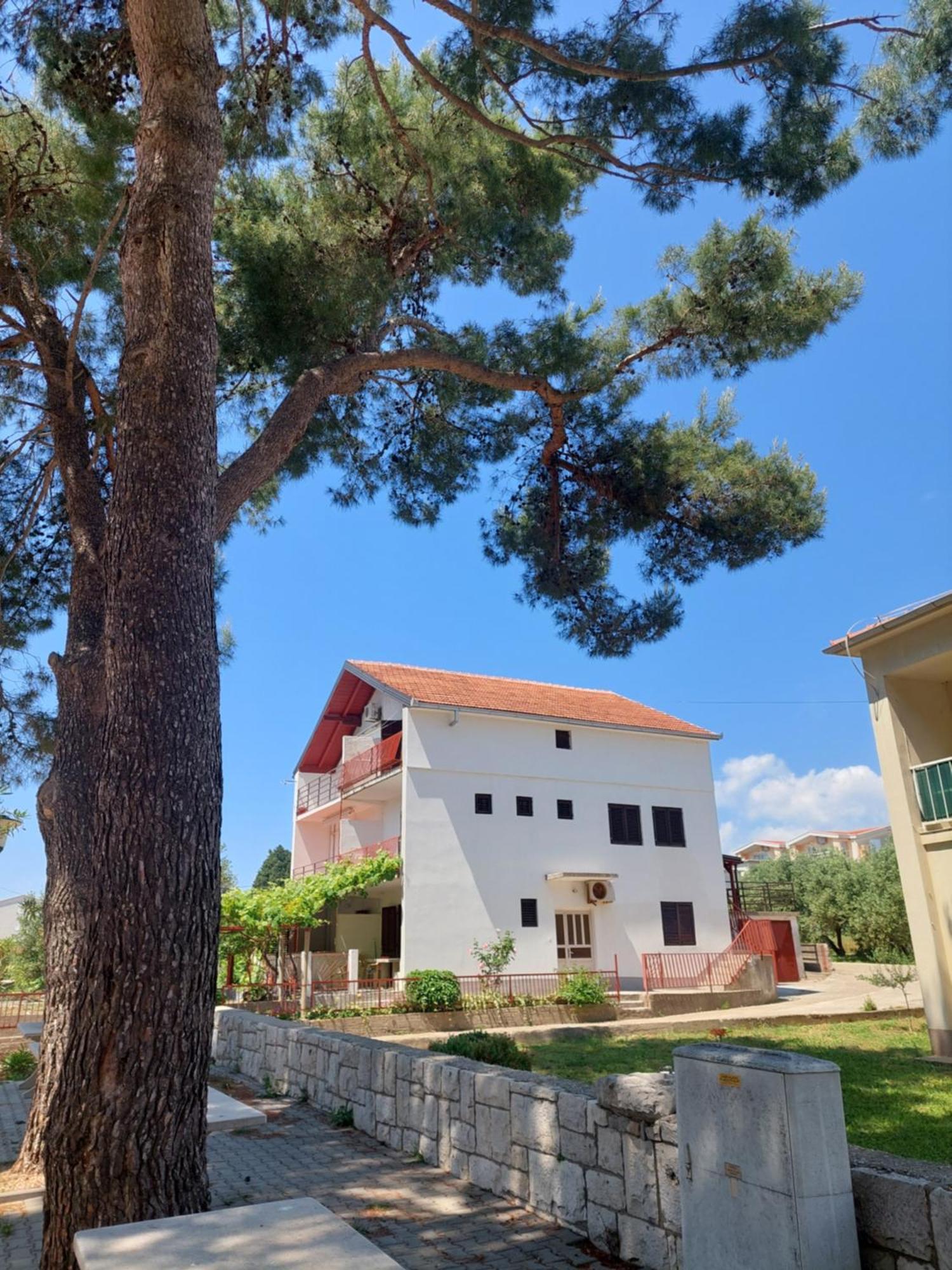 Appartement Apartman Sućuraj Extérieur photo